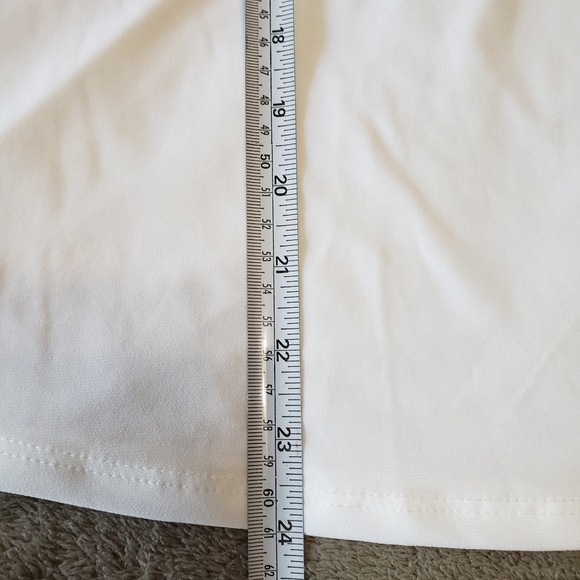 Elie Mccarthy white Top with Ruffle Sleeve and shiny unfunctional buttons Size M - Picture 12 of 16